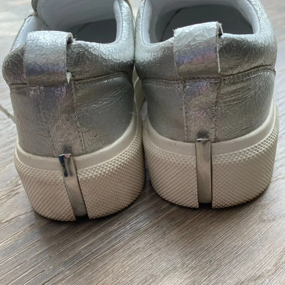 Kendall+Kylie slip on silver leather sneakers - Picture 3 of 8